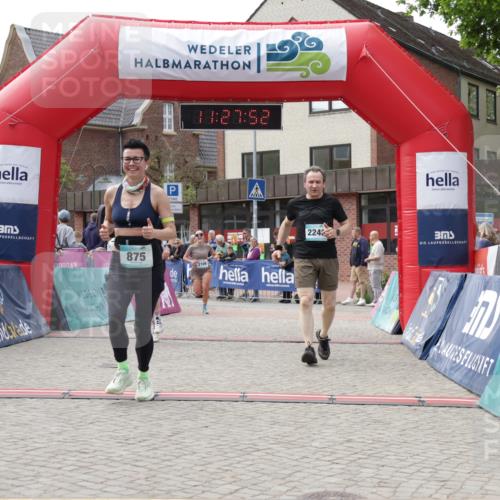10.05.2026 - 8. Wedeler Halbmarathon Yannick Fuchs http://msf.ph/oto/9713131 10.05.2026 11:27:51 Ziel 875, 1006, 2106, 2210, 2240 meine-sportfotos.de