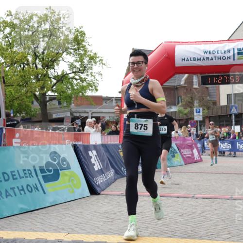 10.05.2026 - 8. Wedeler Halbmarathon Yannick Fuchs http://msf.ph/oto/9713134 10.05.2026 11:27:52 Ziel 875, 1006, 2106, 2210, 2228, 2240 meine-sportfotos.de