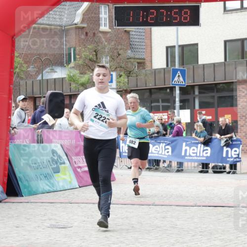 10.05.2026 - 8. Wedeler Halbmarathon Yannick Fuchs http://msf.ph/oto/9713181 10.05.2026 11:27:56 Ziel 882, 1006, 2106, 2210, 2228, 2240 meine-sportfotos.de