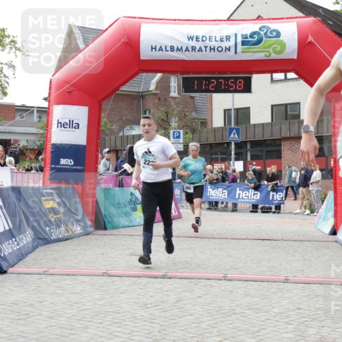10.05.2026 - 8. Wedeler Halbmarathon Yannick Fuchs http://msf.ph/oto/9713187 10.05.2026 11:27:57 Ziel 882, 1006, 2106, 2210, 2228 meine-sportfotos.de