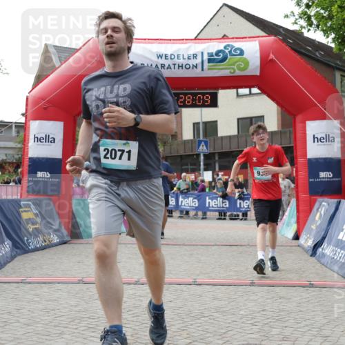 10.05.2026 - 8. Wedeler Halbmarathon Yannick Fuchs http://msf.ph/oto/9713298 10.05.2026 11:28:07 Ziel 855, 933, 2071, 2211 meine-sportfotos.de