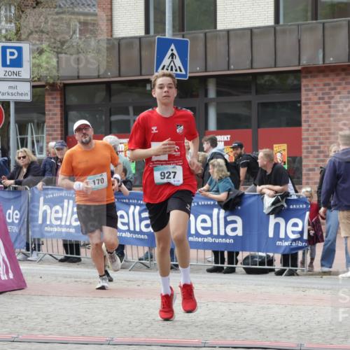 10.05.2026 - 8. Wedeler Halbmarathon Yannick Fuchs http://msf.ph/oto/9713346 10.05.2026 11:28:15 Ziel 170, 927, 2038 meine-sportfotos.de