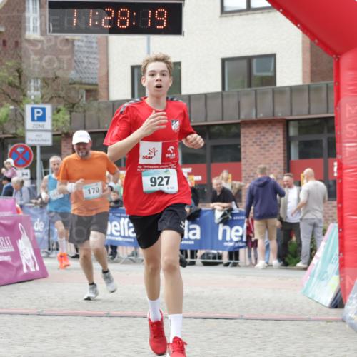 10.05.2026 - 8. Wedeler Halbmarathon Yannick Fuchs http://msf.ph/oto/9713370 10.05.2026 11:28:17 Ziel 170, 927, 1042, 2038 meine-sportfotos.de