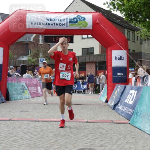 10.05.2026 - 8. Wedeler Halbmarathon Yannick Fuchs http://msf.ph/oto/9713381 10.05.2026 11:28:18 Ziel 170, 927, 1042, 2038 meine-sportfotos.de