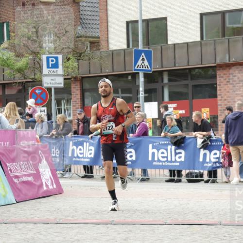 10.05.2026 - 8. Wedeler Halbmarathon Yannick Fuchs http://msf.ph/oto/9713443 10.05.2026 11:28:27 Ziel 2122 meine-sportfotos.de