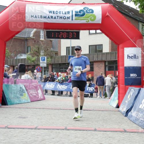 10.05.2026 - 8. Wedeler Halbmarathon Yannick Fuchs http://msf.ph/oto/9713509 10.05.2026 11:28:35 Ziel 857, 2138 meine-sportfotos.de