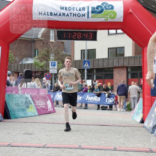 10.05.2026 - 8. Wedeler Halbmarathon Yannick Fuchs http://msf.ph/oto/9713572 10.05.2026 11:28:42 Ziel 169, 530, 857, 926, 2115 meine-sportfotos.de
