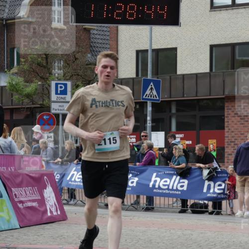 10.05.2026 - 8. Wedeler Halbmarathon Yannick Fuchs http://msf.ph/oto/9713577 10.05.2026 11:28:42 Ziel 169, 530, 857, 926, 2115 meine-sportfotos.de