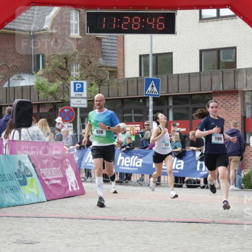 10.05.2026 - 8. Wedeler Halbmarathon Yannick Fuchs http://msf.ph/oto/9713596 10.05.2026 11:28:45 Ziel 169, 530, 635, 857, 926, 2115, 2232 meine-sportfotos.de