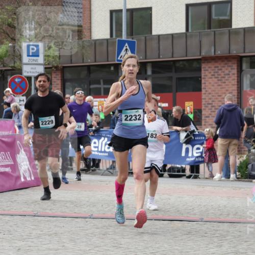 10.05.2026 - 8. Wedeler Halbmarathon Yannick Fuchs http://msf.ph/oto/9713656 10.05.2026 11:28:49 Ziel 28, 169, 530, 635, 926, 2183, 2209, 2229, 2232 meine-sportfotos.de
