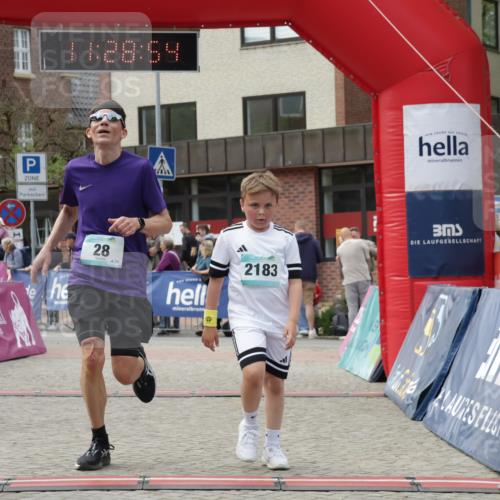 10.05.2026 - 8. Wedeler Halbmarathon Yannick Fuchs http://msf.ph/oto/9713693 10.05.2026 11:28:53 Ziel 28, 635, 963, 2183, 2209, 2229, 2232 meine-sportfotos.de