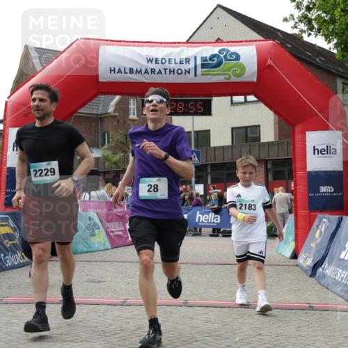 10.05.2026 - 8. Wedeler Halbmarathon Yannick Fuchs http://msf.ph/oto/9713702 10.05.2026 11:28:53 Ziel 28, 635, 963, 2183, 2209, 2229, 2232 meine-sportfotos.de