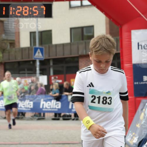 10.05.2026 - 8. Wedeler Halbmarathon Yannick Fuchs http://msf.ph/oto/9713720 10.05.2026 11:28:55 Ziel 28, 963, 2183, 2209, 2229, 2232 meine-sportfotos.de