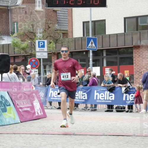 10.05.2026 - 8. Wedeler Halbmarathon Yannick Fuchs http://msf.ph/oto/9713782 10.05.2026 11:29:09 Ziel 412, 677 meine-sportfotos.de