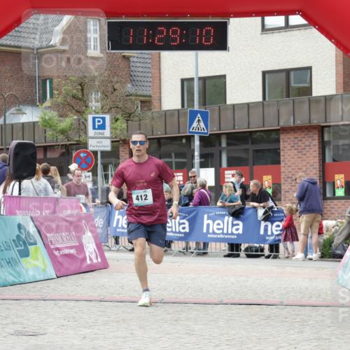 10.05.2026 - 8. Wedeler Halbmarathon Yannick Fuchs http://msf.ph/oto/9713785 10.05.2026 11:29:09 Ziel 412, 677 meine-sportfotos.de