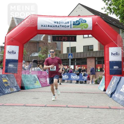 10.05.2026 - 8. Wedeler Halbmarathon Yannick Fuchs http://msf.ph/oto/9713799 10.05.2026 11:29:10 Ziel 412, 677 meine-sportfotos.de