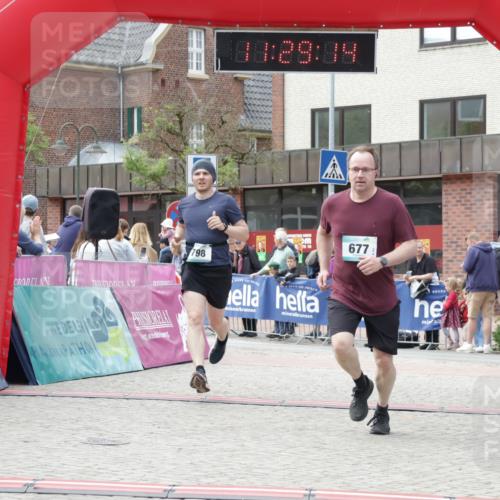 10.05.2026 - 8. Wedeler Halbmarathon Yannick Fuchs http://msf.ph/oto/9713834 10.05.2026 11:29:13 Ziel 412, 677 meine-sportfotos.de