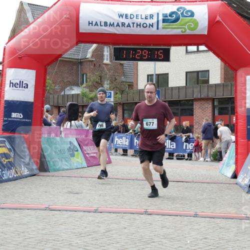 10.05.2026 - 8. Wedeler Halbmarathon Yannick Fuchs http://msf.ph/oto/9713840 10.05.2026 11:29:13 Ziel 412, 677 meine-sportfotos.de
