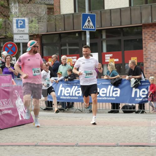 10.05.2026 - 8. Wedeler Halbmarathon Yannick Fuchs http://msf.ph/oto/9713941 10.05.2026 11:29:33 Ziel 168, 711, 2090, 2135 meine-sportfotos.de