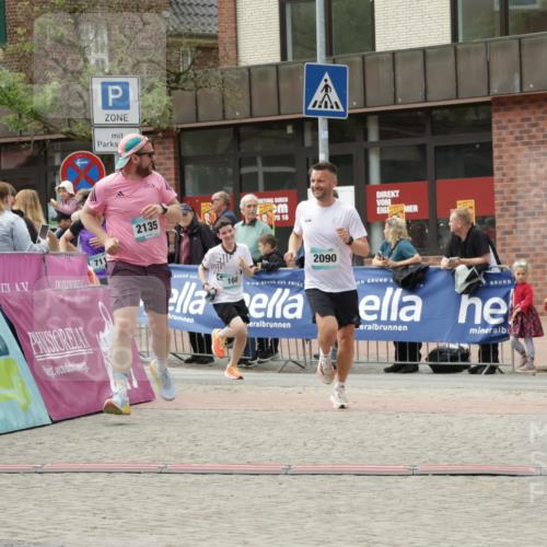 10.05.2026 - 8. Wedeler Halbmarathon Yannick Fuchs http://msf.ph/oto/9713944 10.05.2026 11:29:33 Ziel 168, 711, 2090, 2135 meine-sportfotos.de