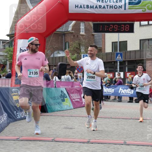 10.05.2026 - 8. Wedeler Halbmarathon Yannick Fuchs http://msf.ph/oto/9713978 10.05.2026 11:29:36 Ziel 168, 711, 1018, 2090, 2135 meine-sportfotos.de