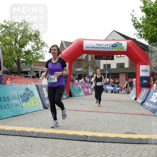 10.05.2026 - 8. Wedeler Halbmarathon Yannick Fuchs http://msf.ph/oto/9714033 10.05.2026 11:29:40 Ziel 131, 168, 711, 1018, 2090, 2135, 2192 meine-sportfotos.de