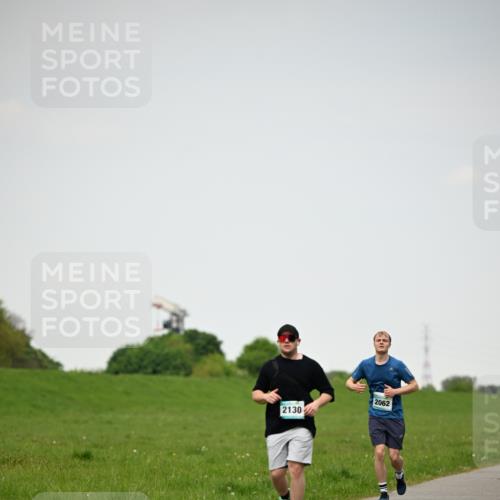10.05.2026 - 8. Wedeler Halbmarathon Dr. Thomas Lammeyer http://msf.ph/oto/9714040 10.05.2026 12:18:15 Laufen 2130, 2062 meine-sportfotos.de