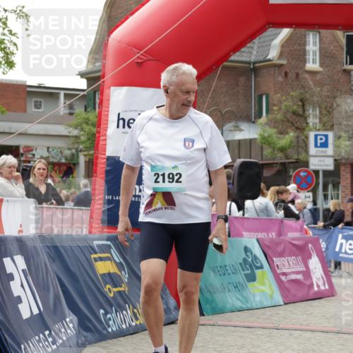 10.05.2026 - 8. Wedeler Halbmarathon Yannick Fuchs http://msf.ph/oto/9714072 10.05.2026 11:29:44 Ziel 131, 1018, 2192, 2215 meine-sportfotos.de