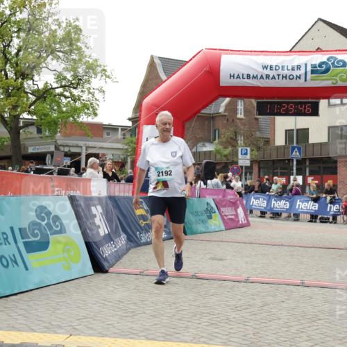 10.05.2026 - 8. Wedeler Halbmarathon Yannick Fuchs http://msf.ph/oto/9714077 10.05.2026 11:29:44 Ziel 131, 1018, 2192, 2215 meine-sportfotos.de