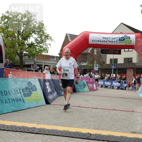 10.05.2026 - 8. Wedeler Halbmarathon Yannick Fuchs http://msf.ph/oto/9714083 10.05.2026 11:29:44 Ziel 131, 1018, 2192, 2215 meine-sportfotos.de