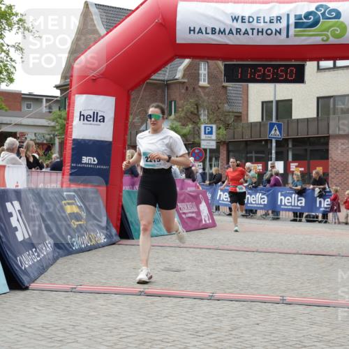 10.05.2026 - 8. Wedeler Halbmarathon Yannick Fuchs http://msf.ph/oto/9714112 10.05.2026 11:29:48 Ziel 502, 620, 2178, 2215 meine-sportfotos.de