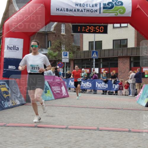 10.05.2026 - 8. Wedeler Halbmarathon Yannick Fuchs http://msf.ph/oto/9714115 10.05.2026 11:29:48 Ziel 502, 620, 2178, 2215 meine-sportfotos.de