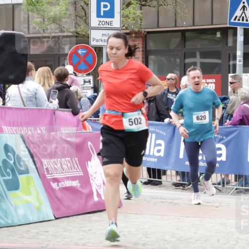 10.05.2026 - 8. Wedeler Halbmarathon Yannick Fuchs http://msf.ph/oto/9714122 10.05.2026 11:29:49 Ziel 502, 620, 2178, 2215 meine-sportfotos.de