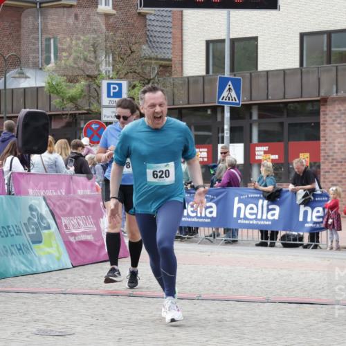 10.05.2026 - 8. Wedeler Halbmarathon Yannick Fuchs http://msf.ph/oto/9714153 10.05.2026 11:29:52 Ziel 502, 620, 2178, 2215 meine-sportfotos.de