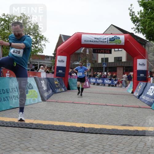 10.05.2026 - 8. Wedeler Halbmarathon Yannick Fuchs http://msf.ph/oto/9714185 10.05.2026 11:29:54 Ziel 502, 620, 815, 2140, 2178 meine-sportfotos.de