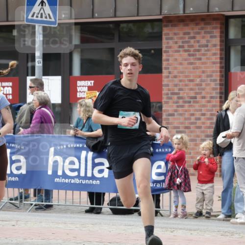 10.05.2026 - 8. Wedeler Halbmarathon Yannick Fuchs http://msf.ph/oto/9714197 10.05.2026 11:29:57 Ziel 620, 815, 2140, 2178 meine-sportfotos.de