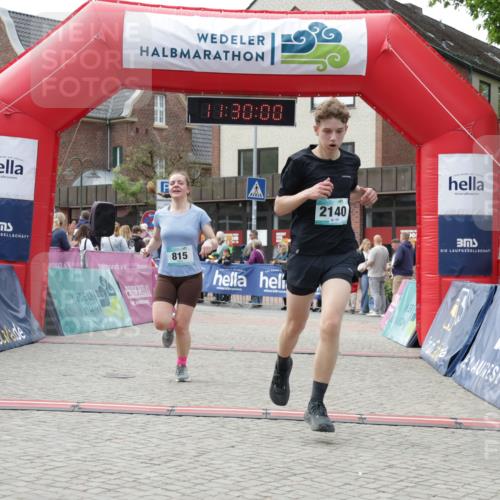 10.05.2026 - 8. Wedeler Halbmarathon Yannick Fuchs http://msf.ph/oto/9714230 10.05.2026 11:29:59 Ziel 536, 815, 2140 meine-sportfotos.de