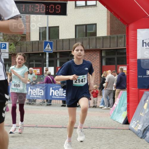 10.05.2026 - 8. Wedeler Halbmarathon Yannick Fuchs http://msf.ph/oto/9714315 10.05.2026 11:30:07 Ziel 437, 536, 655, 2014, 2123, 2147, 2155 meine-sportfotos.de
