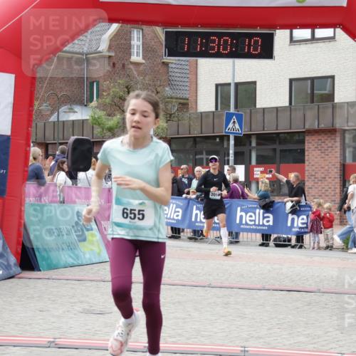 10.05.2026 - 8. Wedeler Halbmarathon Yannick Fuchs http://msf.ph/oto/9714327 10.05.2026 11:30:08 Ziel 437, 536, 655, 2014, 2123, 2147, 2155, 2222 meine-sportfotos.de