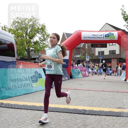 10.05.2026 - 8. Wedeler Halbmarathon Yannick Fuchs http://msf.ph/oto/9714339 10.05.2026 11:30:09 Ziel 437, 655, 2014, 2089, 2123, 2147, 2155, 2222 meine-sportfotos.de