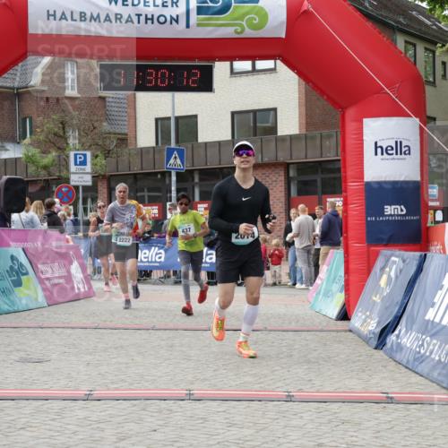 10.05.2026 - 8. Wedeler Halbmarathon Yannick Fuchs http://msf.ph/oto/9714357 10.05.2026 11:30:11 Ziel 437, 655, 2014, 2089, 2147, 2222 meine-sportfotos.de