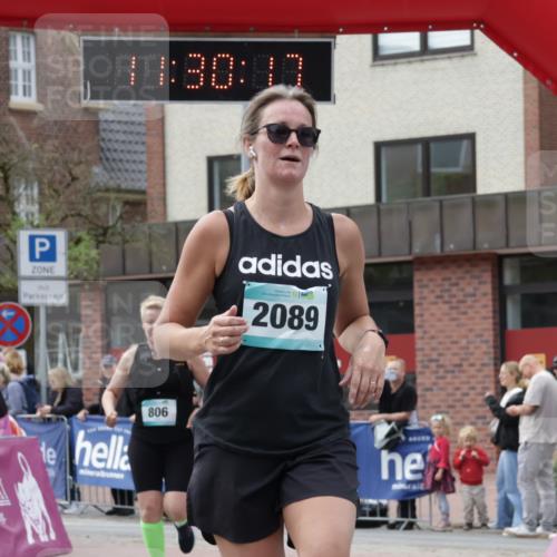 10.05.2026 - 8. Wedeler Halbmarathon Yannick Fuchs http://msf.ph/oto/9714401 10.05.2026 11:30:15 Ziel 437, 806, 2014, 2089, 2222 meine-sportfotos.de