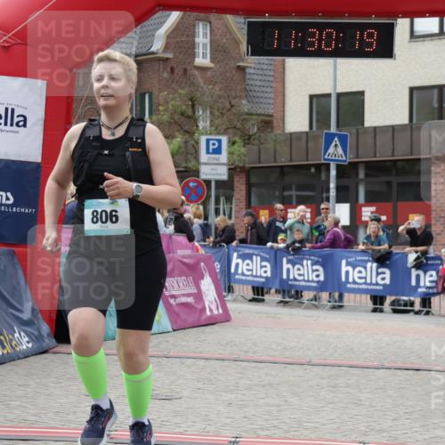 10.05.2026 - 8. Wedeler Halbmarathon Yannick Fuchs http://msf.ph/oto/9714423 10.05.2026 11:30:18 Ziel 806, 2089, 2222 meine-sportfotos.de