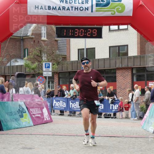 10.05.2026 - 8. Wedeler Halbmarathon Yannick Fuchs http://msf.ph/oto/9714474 10.05.2026 11:30:27 Ziel 345, 752 meine-sportfotos.de