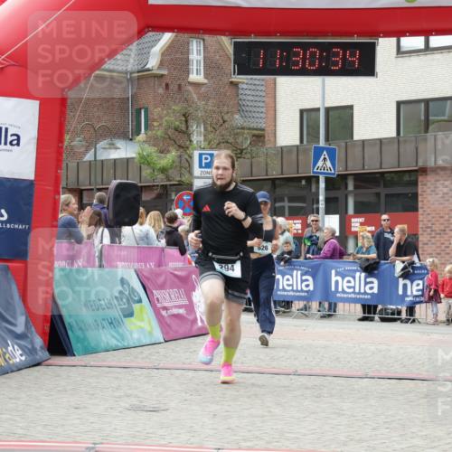 10.05.2026 - 8. Wedeler Halbmarathon Yannick Fuchs http://msf.ph/oto/9714524 10.05.2026 11:30:32 Ziel 294, 626, 752 meine-sportfotos.de