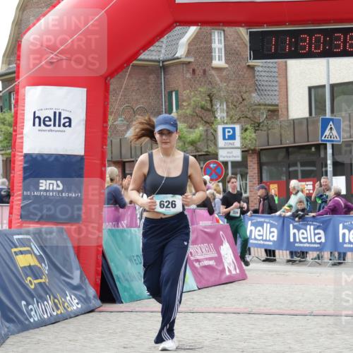 10.05.2026 - 8. Wedeler Halbmarathon Yannick Fuchs http://msf.ph/oto/9714544 10.05.2026 11:30:34 Ziel 294, 326, 626 meine-sportfotos.de