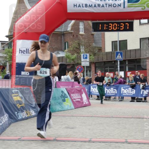 10.05.2026 - 8. Wedeler Halbmarathon Yannick Fuchs http://msf.ph/oto/9714554 10.05.2026 11:30:35 Ziel 294, 326, 626 meine-sportfotos.de