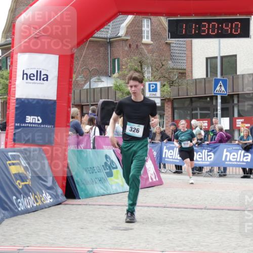 10.05.2026 - 8. Wedeler Halbmarathon Yannick Fuchs http://msf.ph/oto/9714575 10.05.2026 11:30:38 Ziel 294, 326, 626, 777 meine-sportfotos.de