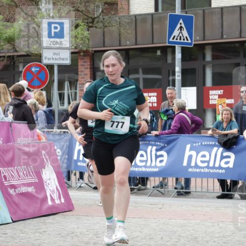 10.05.2026 - 8. Wedeler Halbmarathon Yannick Fuchs http://msf.ph/oto/9714588 10.05.2026 11:30:41 Ziel 326, 341, 777 meine-sportfotos.de