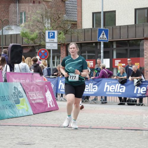 10.05.2026 - 8. Wedeler Halbmarathon Yannick Fuchs http://msf.ph/oto/9714594 10.05.2026 11:30:41 Ziel 326, 341, 777 meine-sportfotos.de
